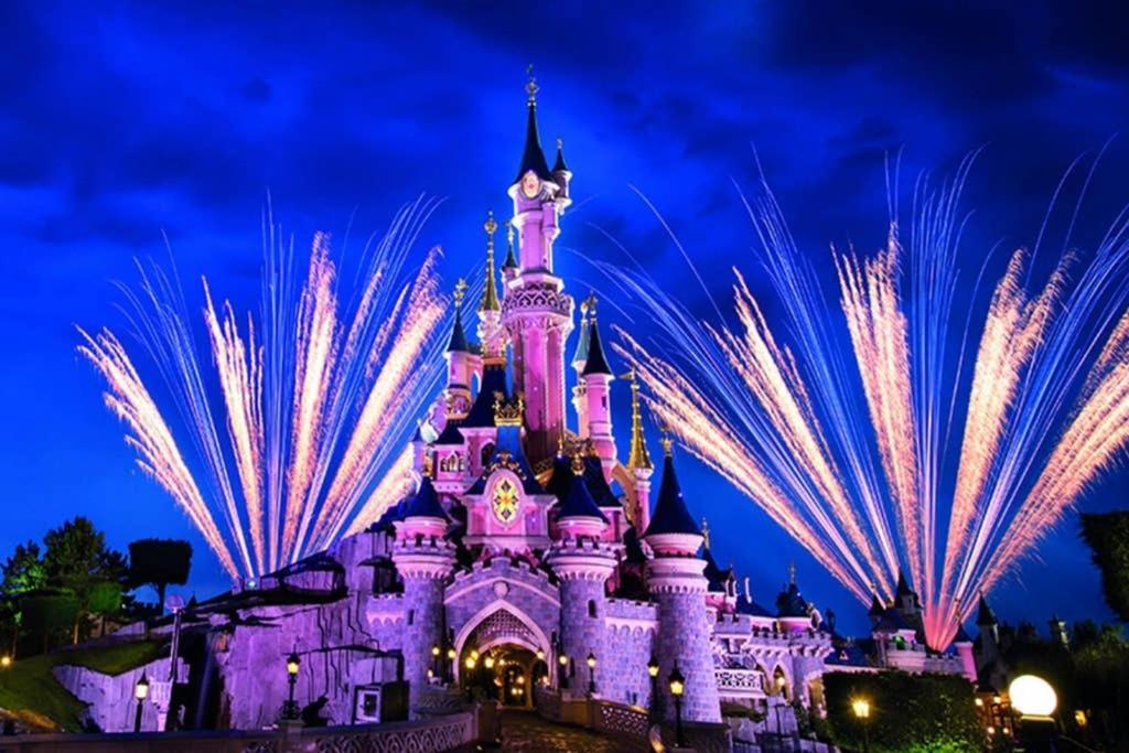 Luxury Brand New Art Deco Disneyland Chalifert Exterior photo